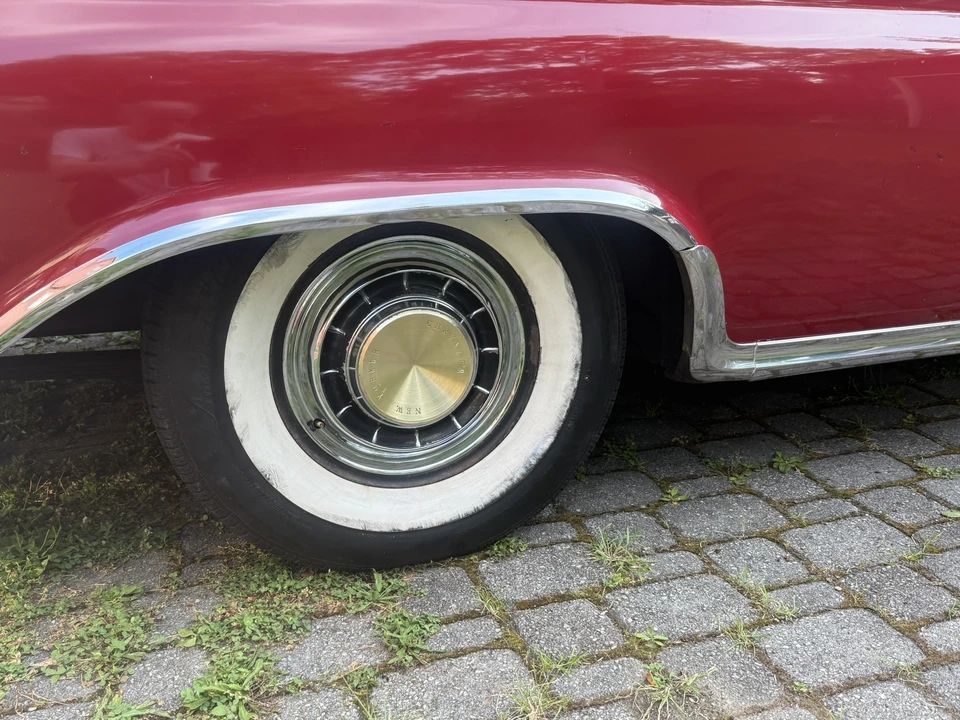1961 Chrysler New Yorker - Image 10 of 31