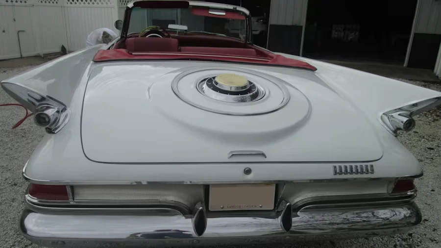 1961 Chrysler New Yorker - Image 9 of 24