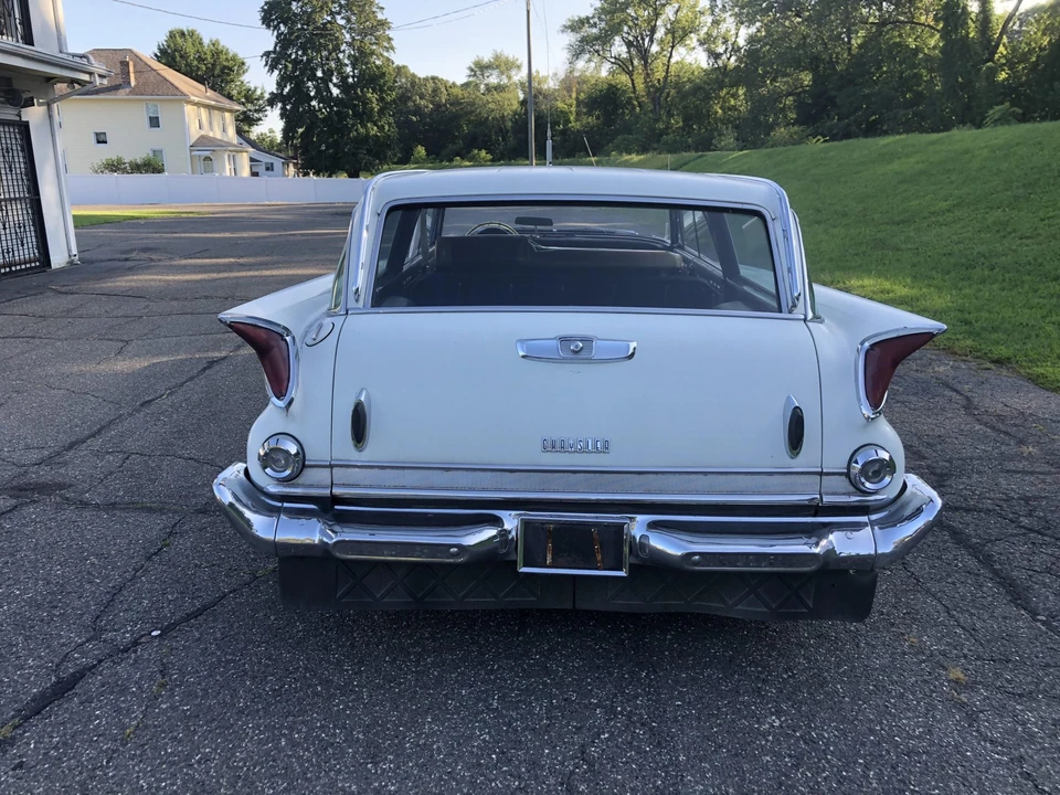 1961 Chrysler New Yorker - Image 11 of 31