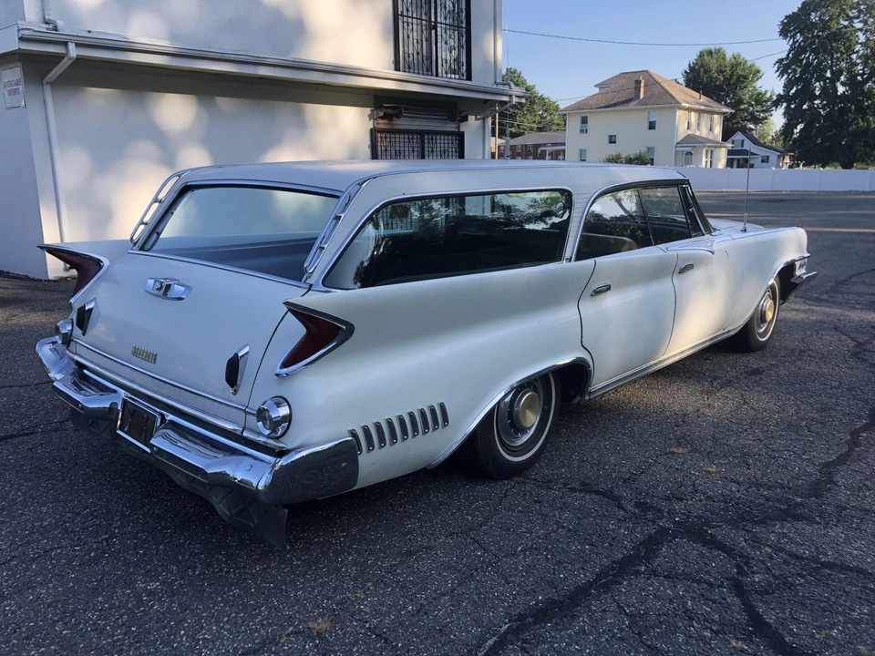 1961 Chrysler New Yorker - Image 10 of 31