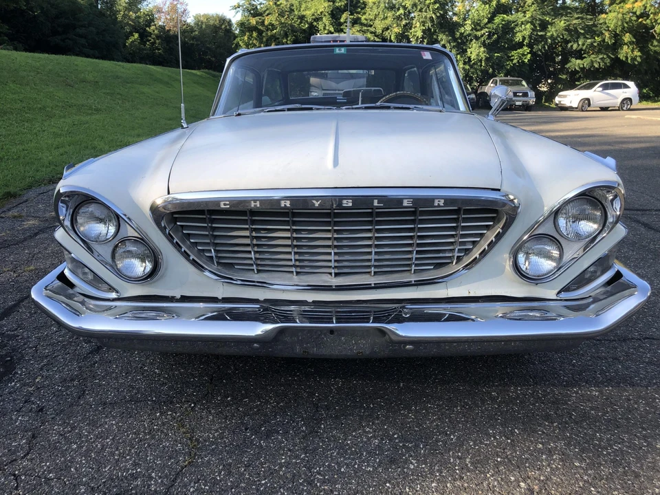 1961 Chrysler New Yorker - Image 4 of 31