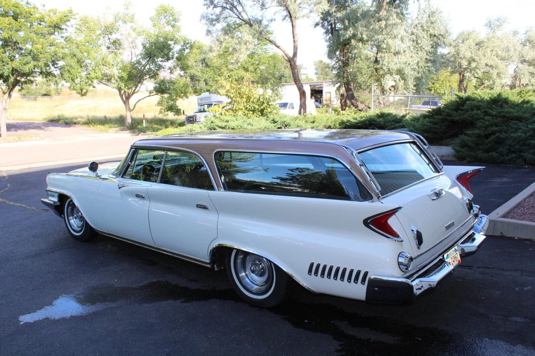 1961 Chrysler New Yorker - Image 11 of 31