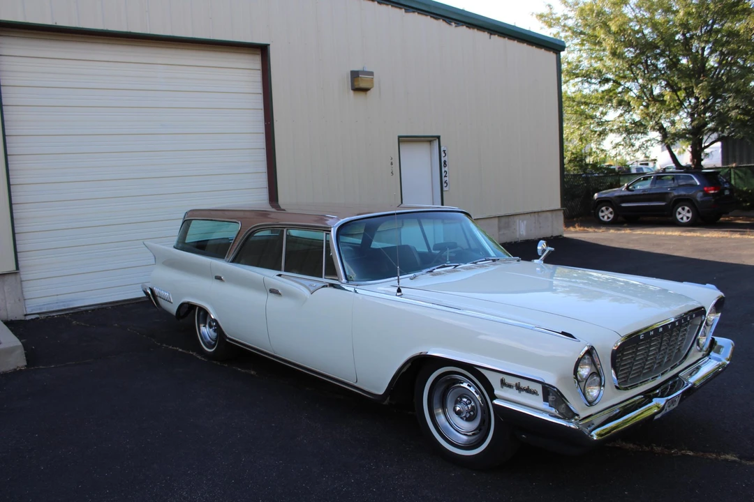 1961 Chrysler New Yorker - Image 2 of 31