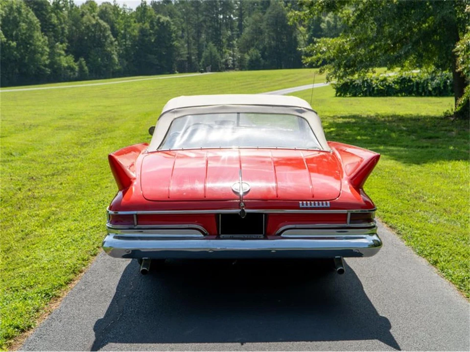 1961 Chrysler Newport - Image 7 of 31
