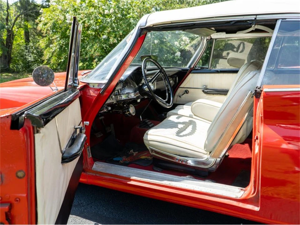 1961 Chrysler Newport - Image 21 of 31