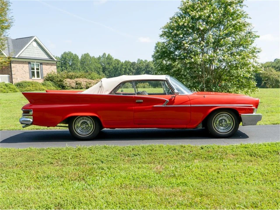 1961 Chrysler Newport - Image 10 of 31