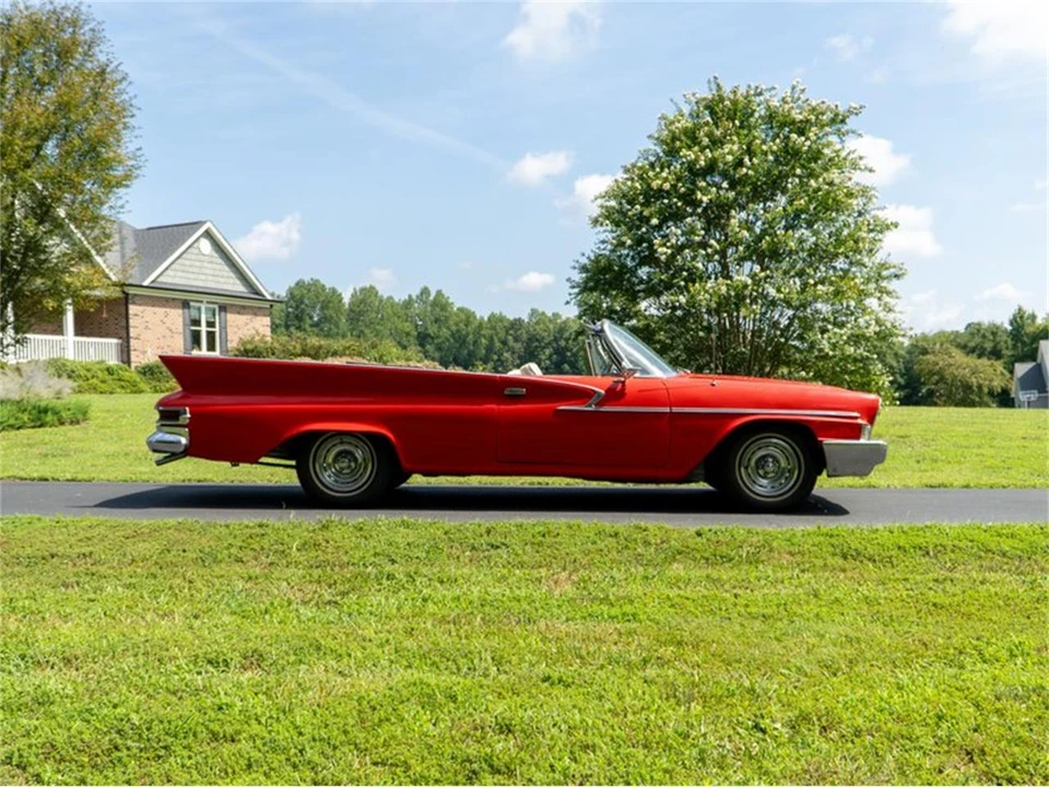 1961 Chrysler Newport - Image 20 of 31