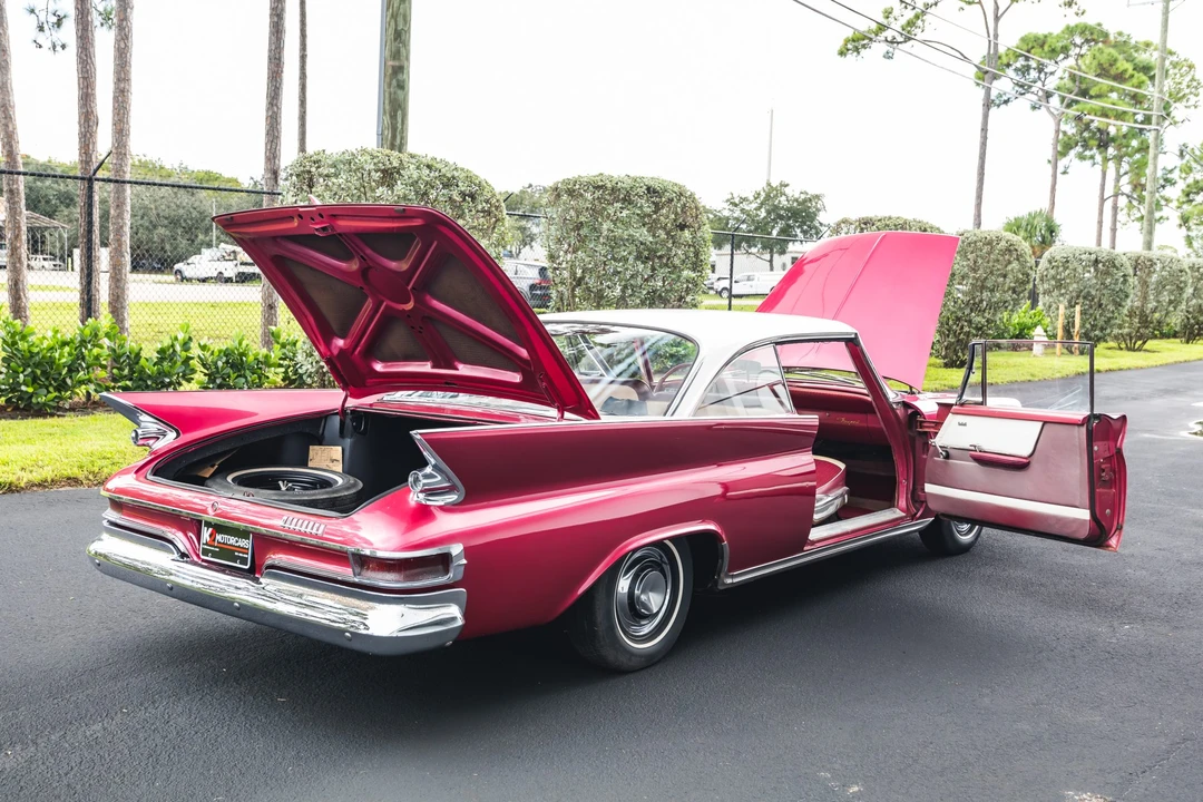 1961 Chrysler Newport - Image 20 of 31
