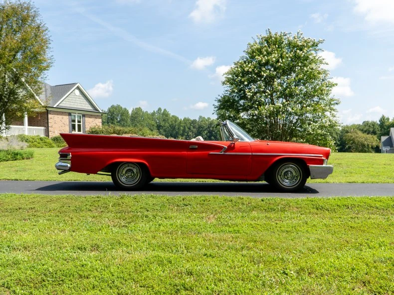 1961 Chrysler Newport - Image 20 of 31