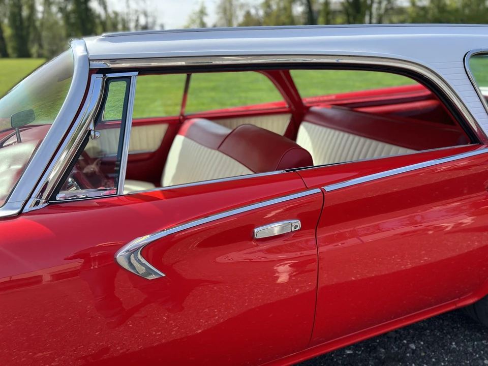 1961 Chrysler Newport - Image 24 of 31
