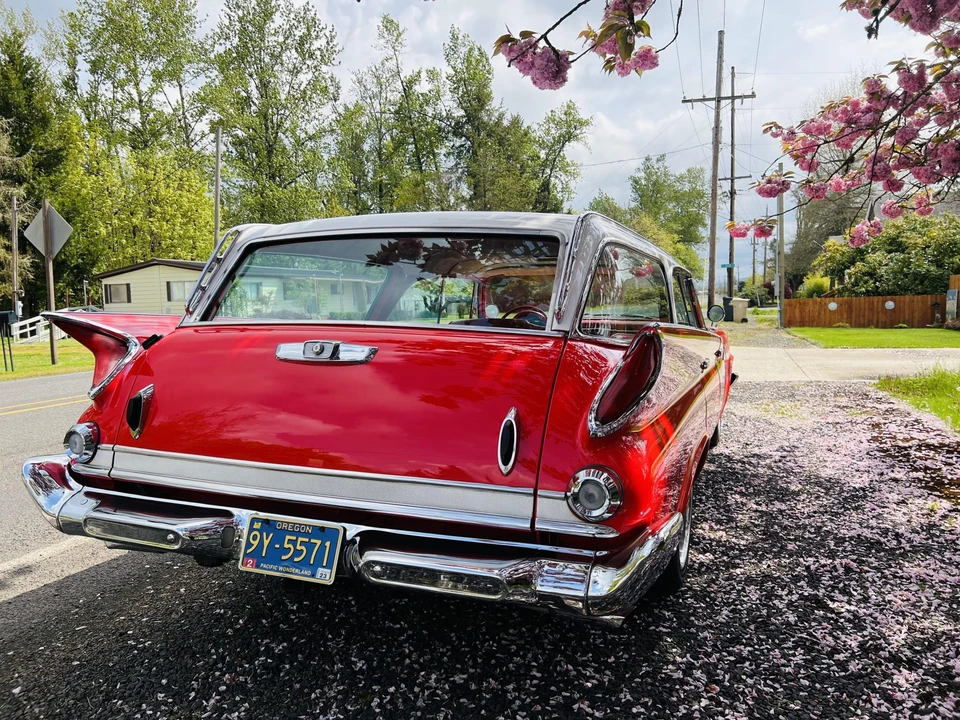 1961 Chrysler Newport - Image 11 of 31