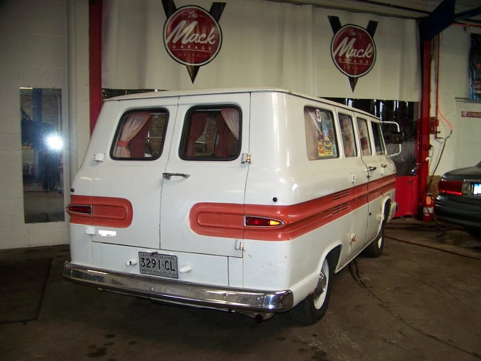 1961 Chevrolet Corvair Greenbrier & Corvan - Image 11 of 31