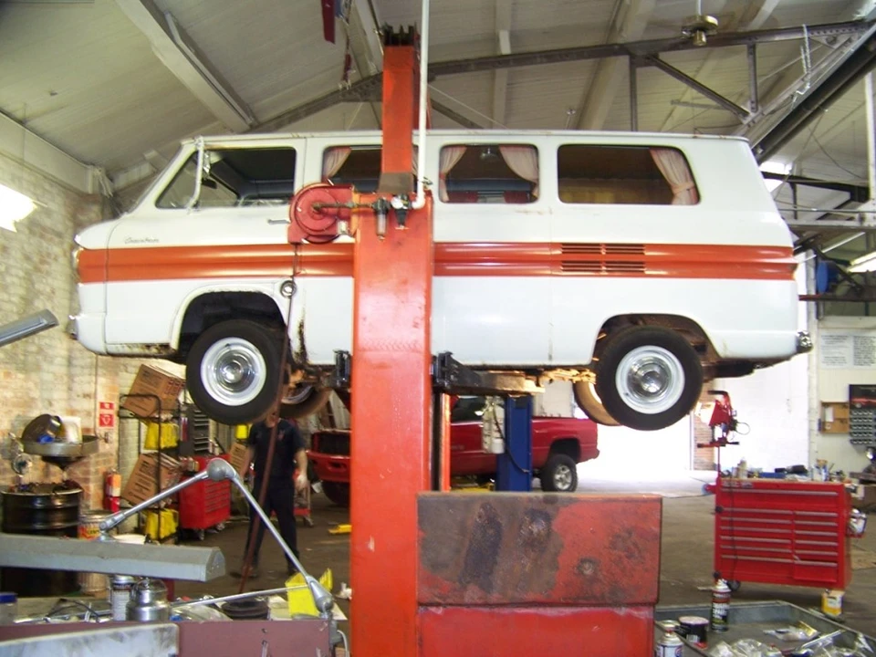 1961 Chevrolet Corvair Greenbrier & Corvan - Image 13 of 31