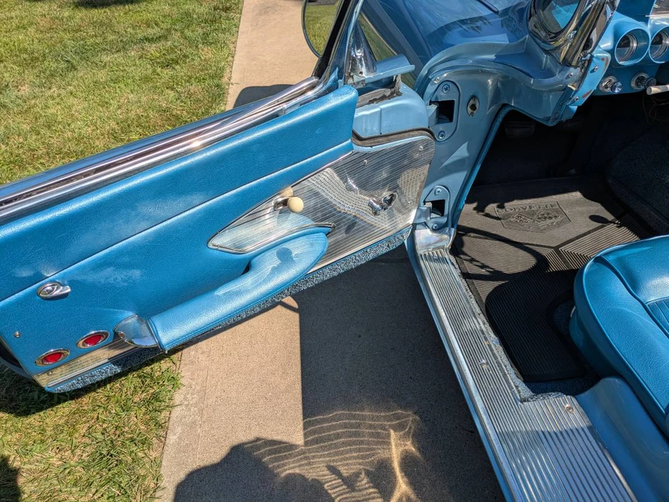 1961 Chevrolet Corvette C1 - Image 3 of 10