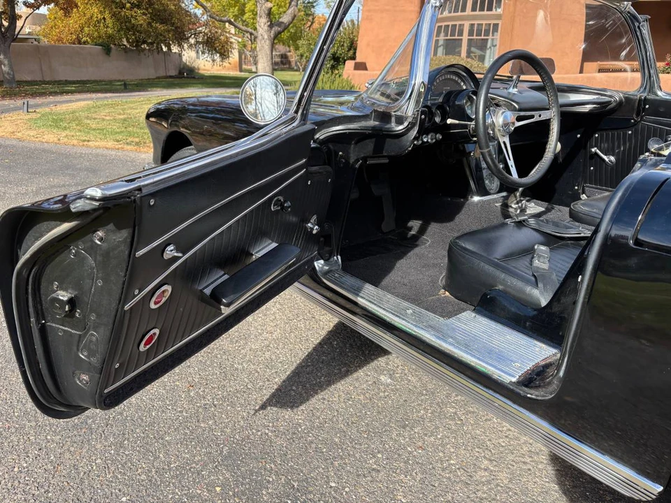1961 Chevrolet Corvette - Image 6 of 14