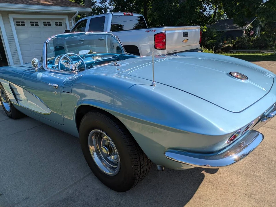1961 Chevrolet Corvette C1 - Image 6 of 10