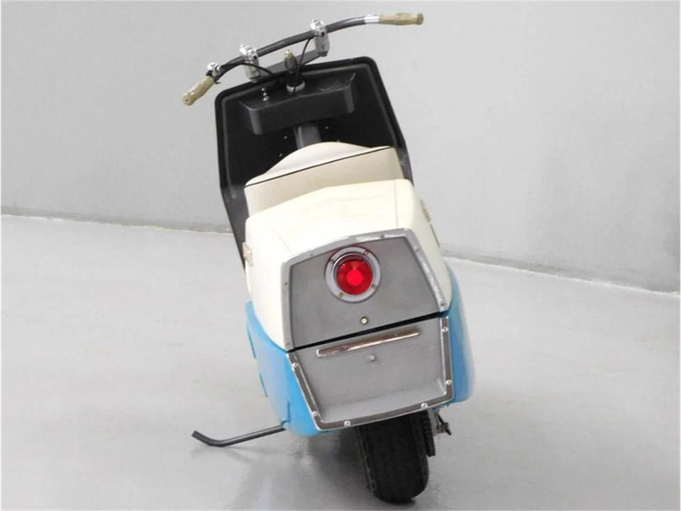 1961 Cushman Eagle - Image 3 of 24
