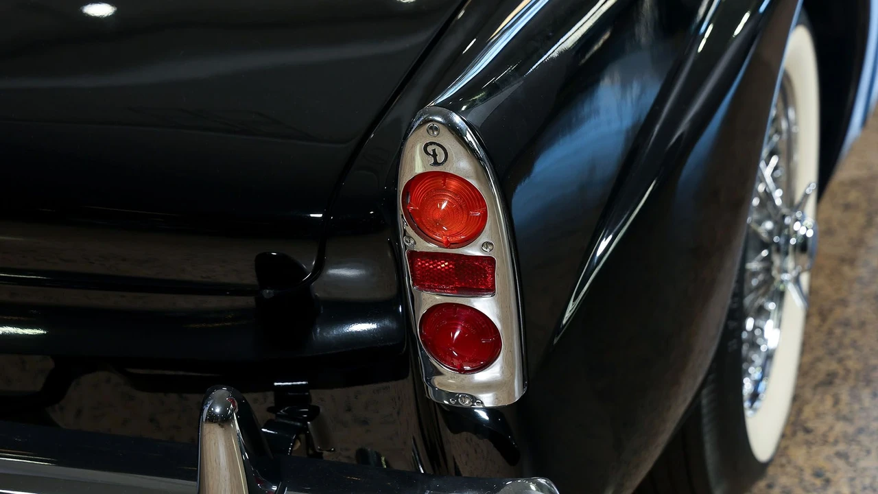 1961 Daimler SP250 - Image 8 of 31