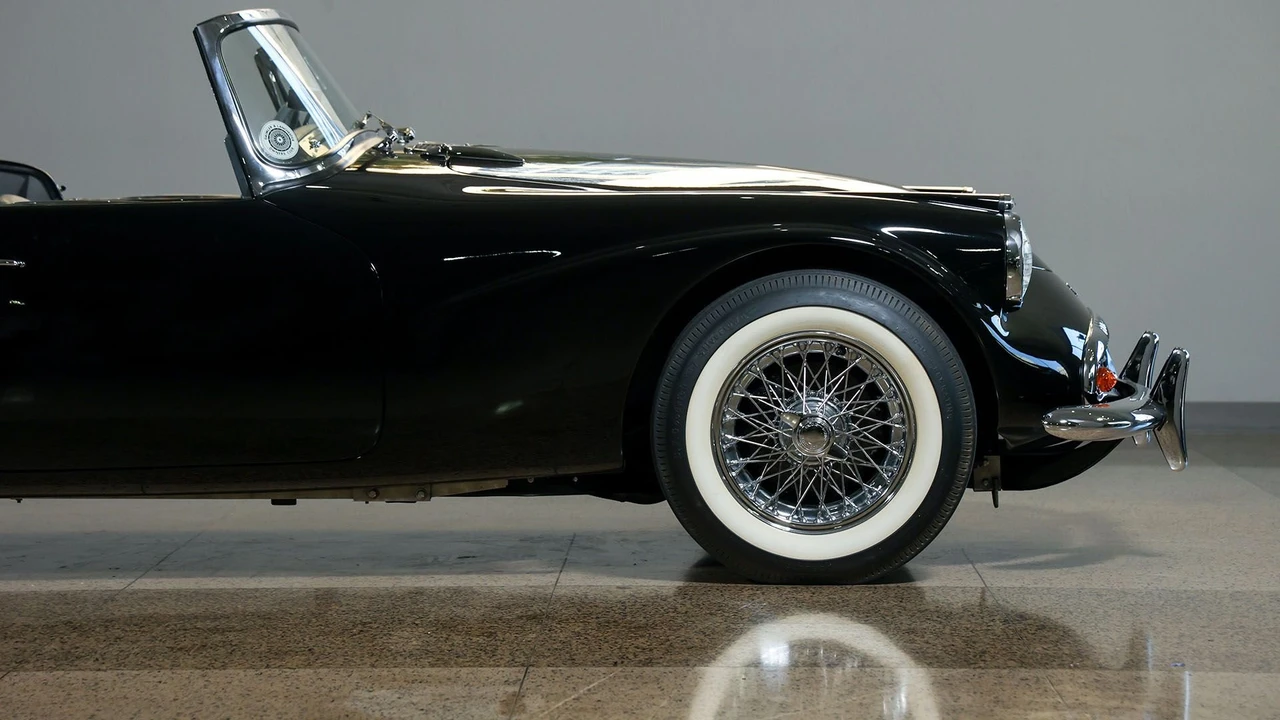 1961 Daimler SP250 - Image 13 of 31