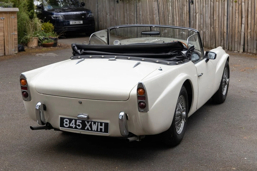 1961 Daimler SP250 - Image 9 of 30