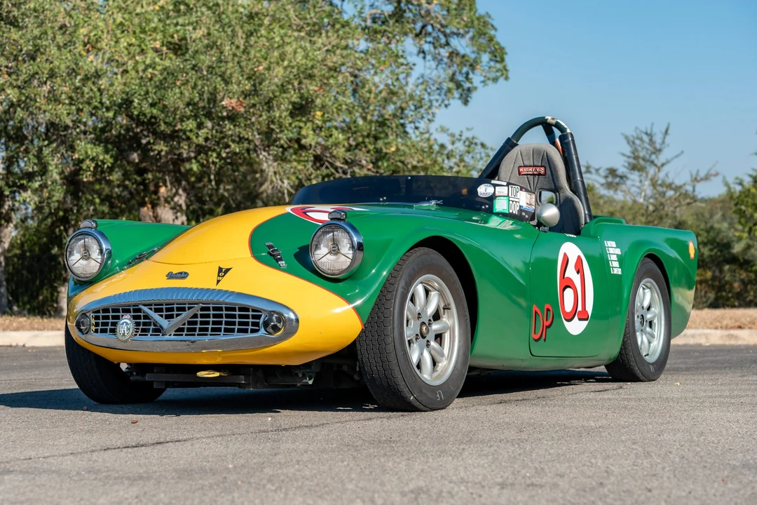 1961 Daimler SP250 - Image 2 of 31