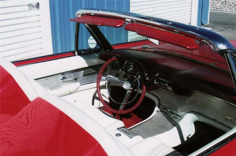 1961 Ford Thunderbird 3rd Gen - Image 4 of 5