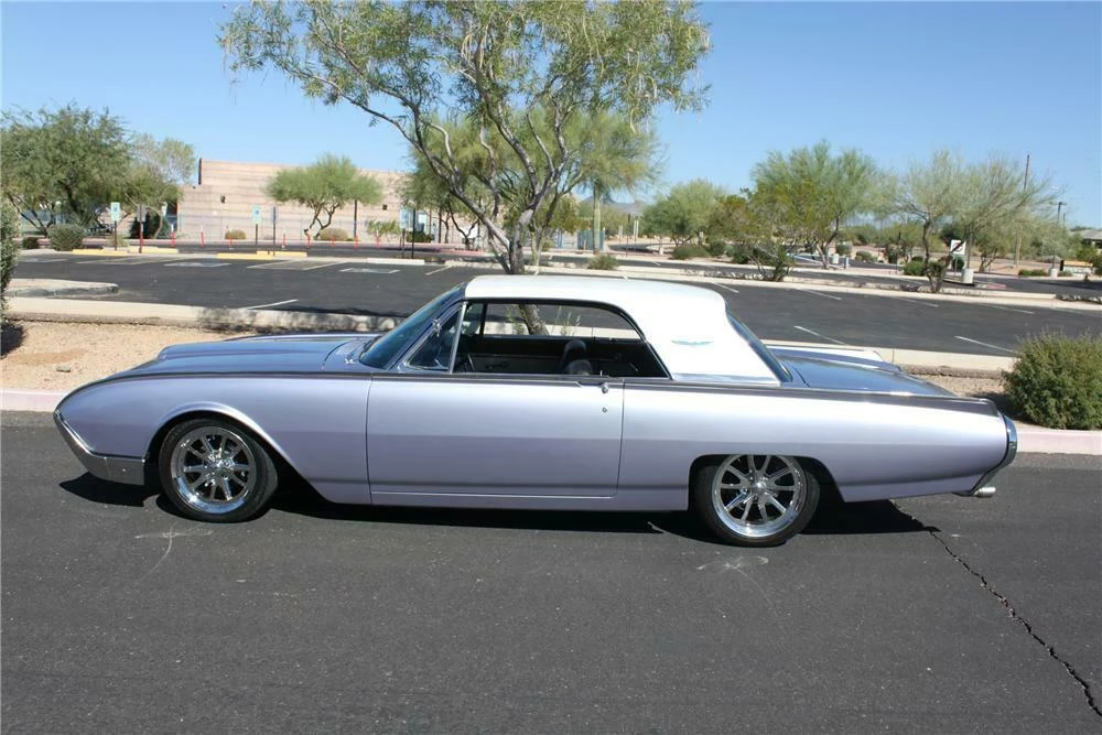 1961 Ford Thunderbird 3rd Gen - Image 4 of 5
