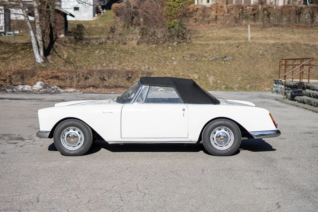 1961 Facel Vega Facellia - Image 11 of 30