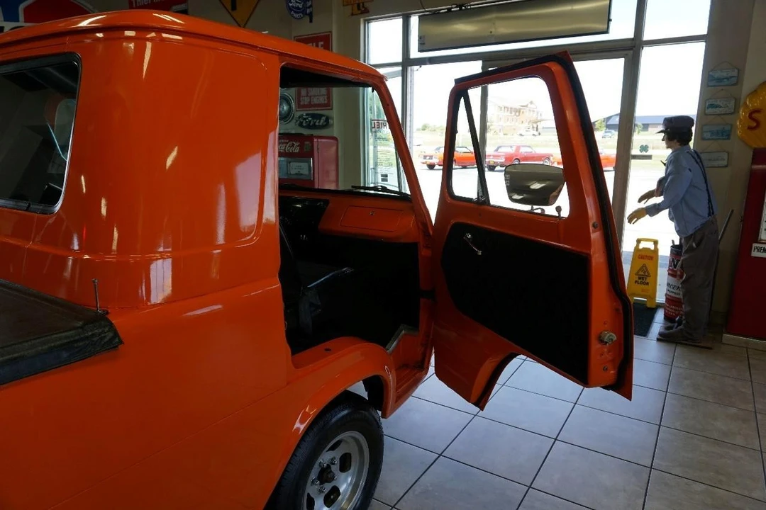 1961 Ford Econoline Van - Image 23 of 31