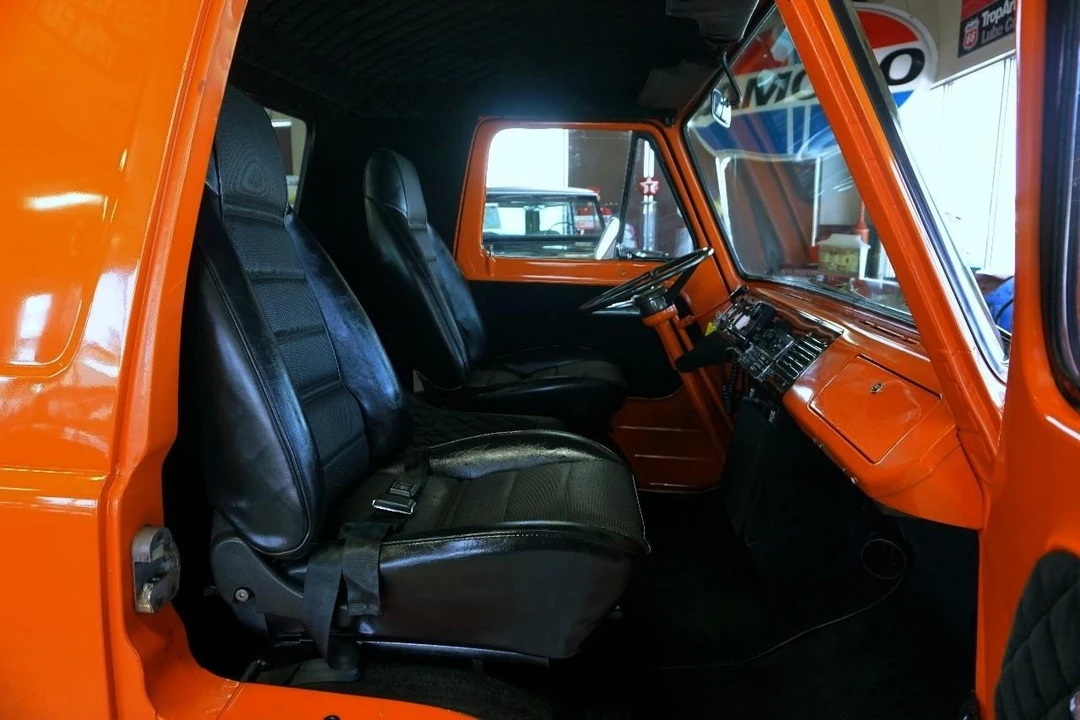 1961 Ford Econoline Van - Image 24 of 31