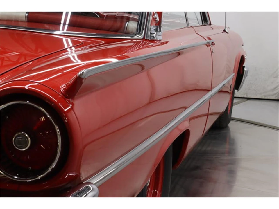 1961 Ford Galaxie 2nd Gen - Image 24 of 31
