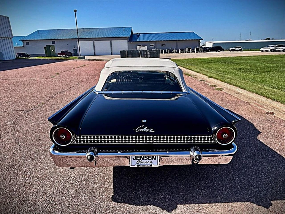 1961 Ford Galaxie 2nd Gen - Image 23 of 31