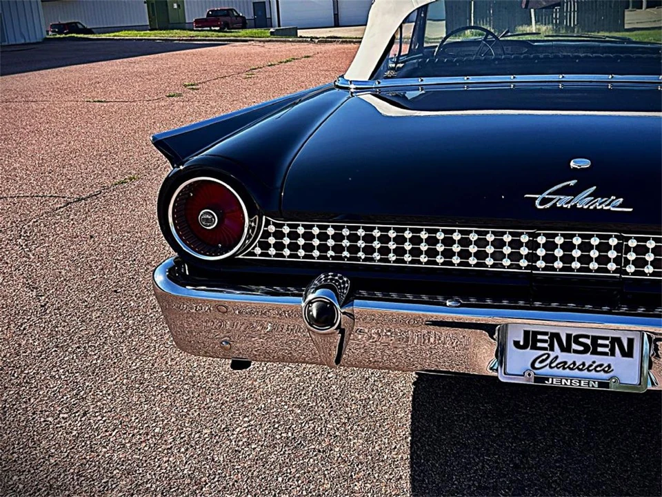1961 Ford Galaxie 2nd Gen - Image 24 of 31