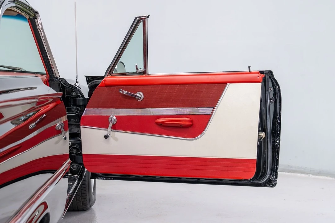 1961 Ford Galaxie 2nd Gen - Image 11 of 31
