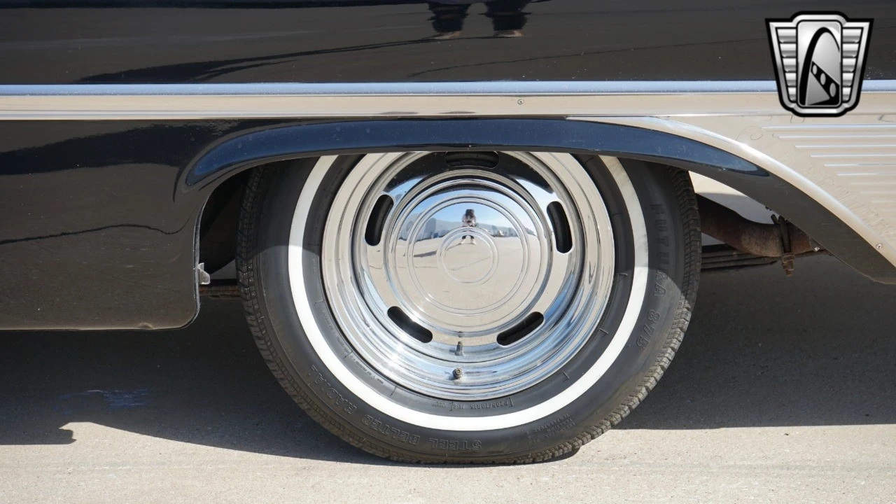 1961 Ford Galaxie 2nd Gen - Image 11 of 12