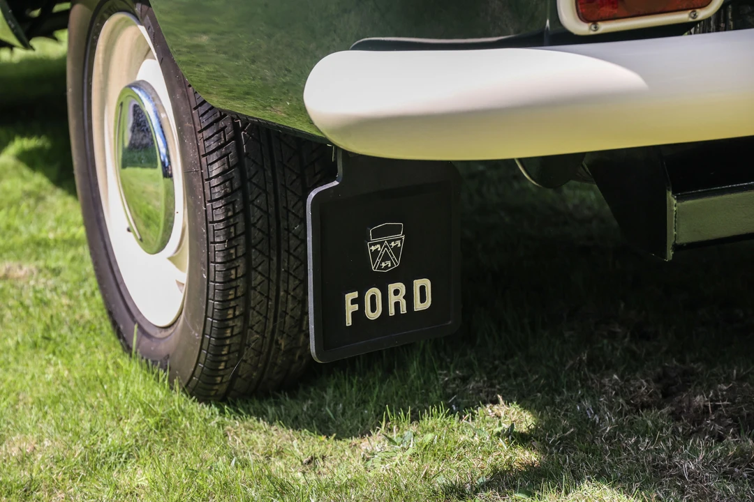 1961 Ford Econoline Van - Image 18 of 26