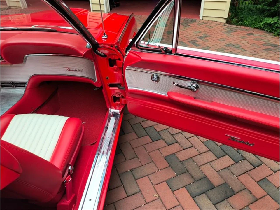 1961 Ford Thunderbird 3rd Gen - Image 10 of 20