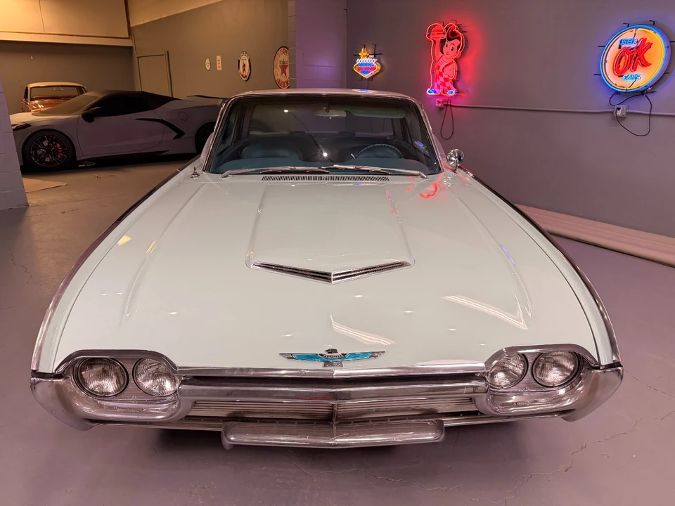 1961 Ford Thunderbird 3rd Gen - Image 7 of 21