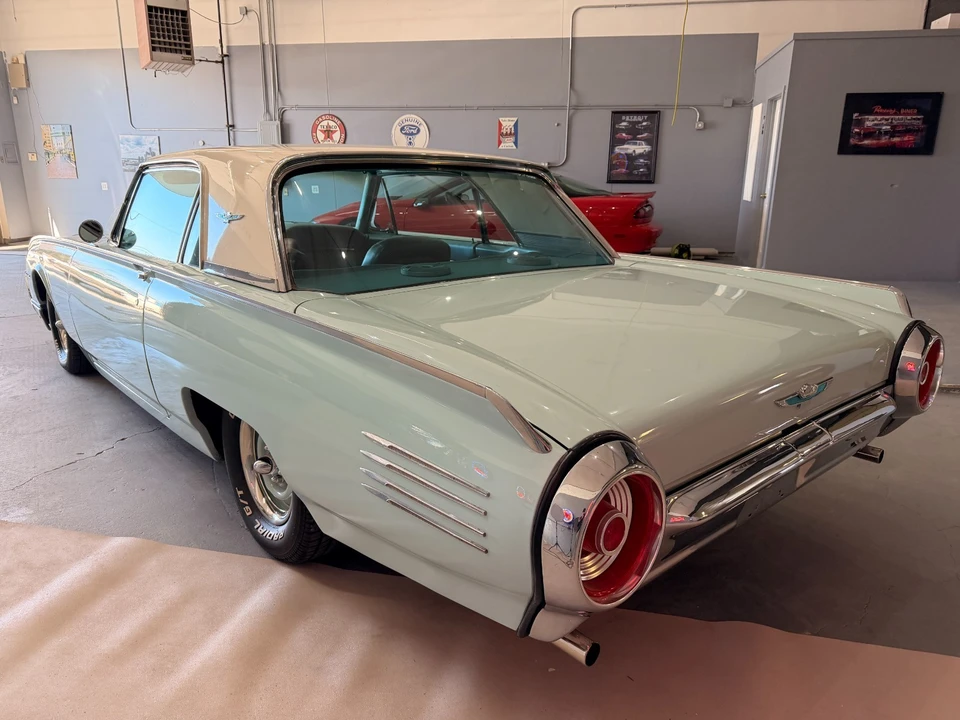1961 Ford Thunderbird 3rd Gen - Image 13 of 21