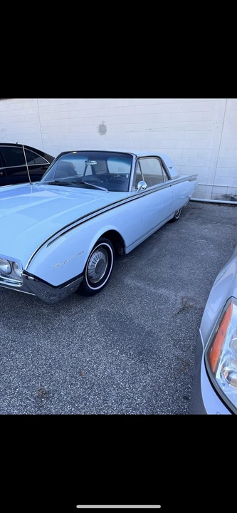 1961 Ford Thunderbird 3rd Gen - Image 5 of 24
