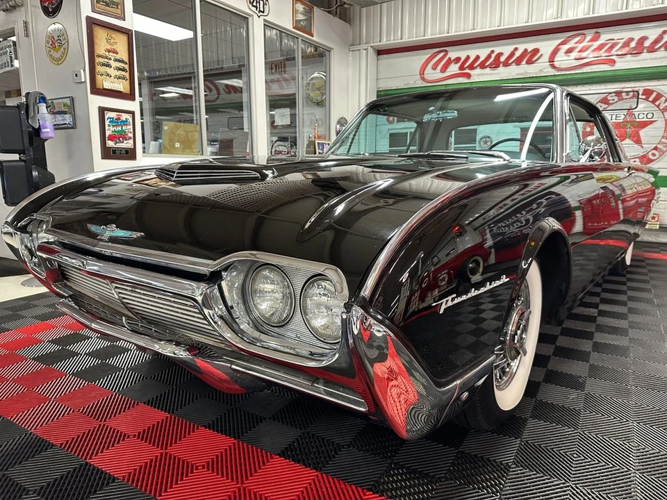 1961 Ford Thunderbird 3rd Gen - Image 10 of 12