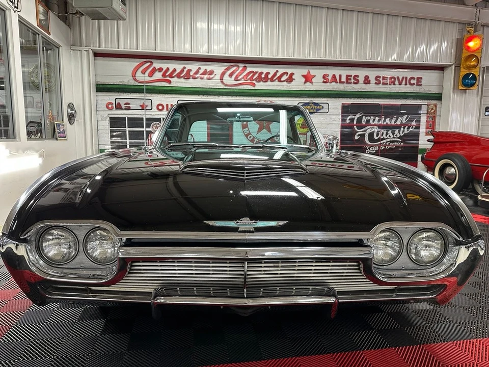 1961 Ford Thunderbird 3rd Gen - Image 8 of 12