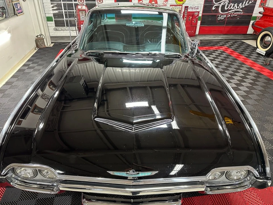 1961 Ford Thunderbird 3rd Gen - Image 6 of 12