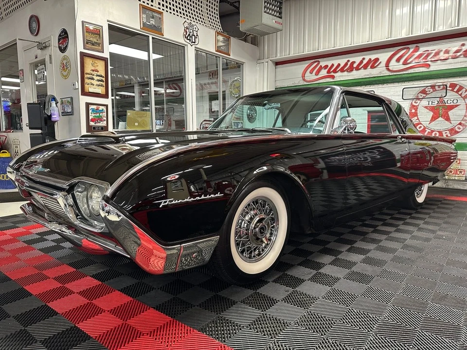 1961 Ford Thunderbird 3rd Gen - Image 11 of 12