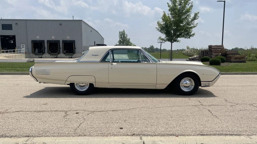 1961 Ford Thunderbird 3rd Gen - Image 2 of 19