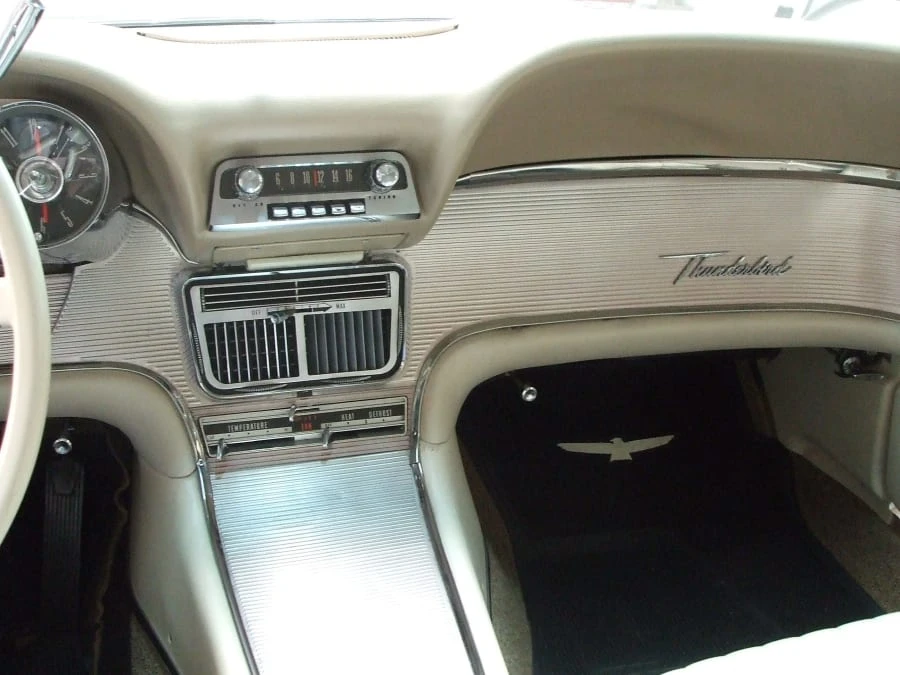 1961 Ford Thunderbird 3rd Gen - Image 5 of 11