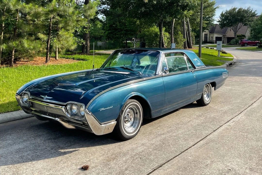 1961 Ford Thunderbird 3rd Gen - Image 2 of 31