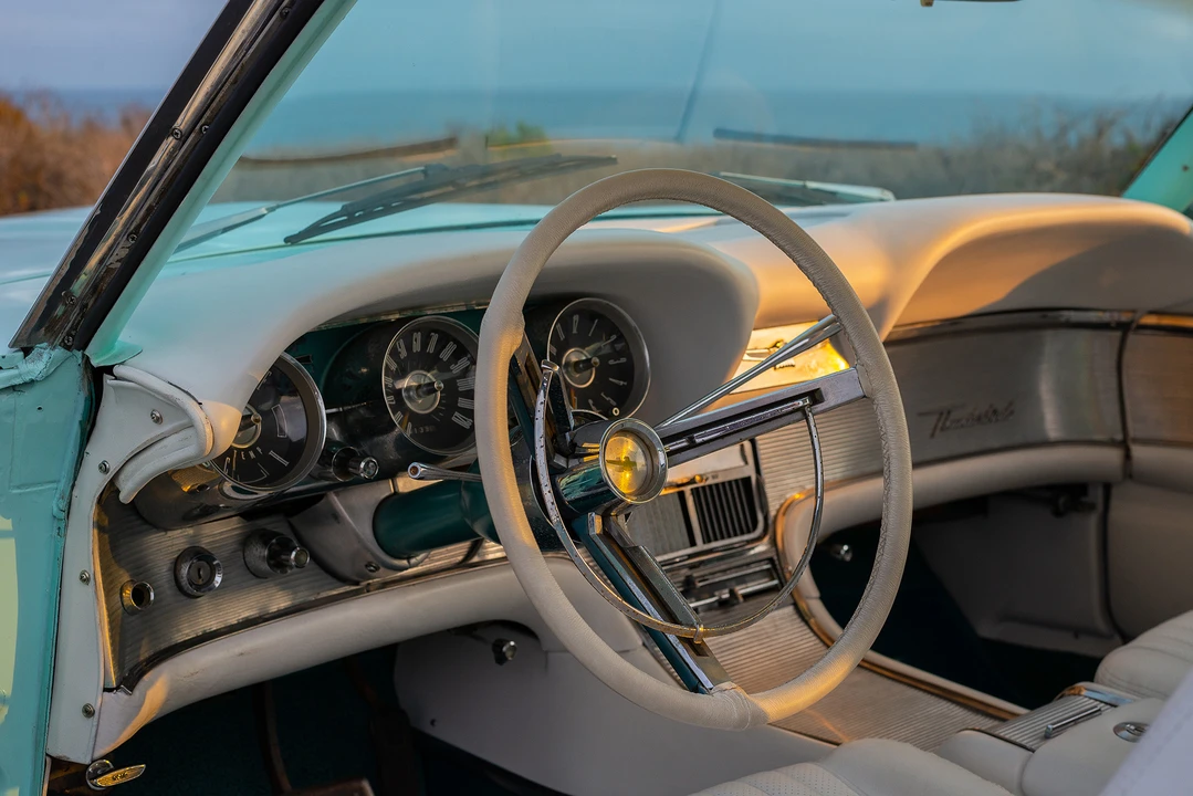 1961 Ford Thunderbird 3rd Gen - Image 30 of 31