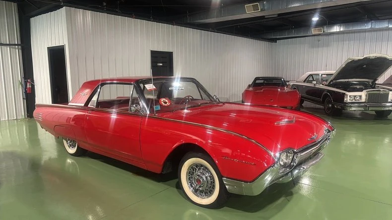 1961 Ford Thunderbird 3rd Gen - Image 4 of 8
