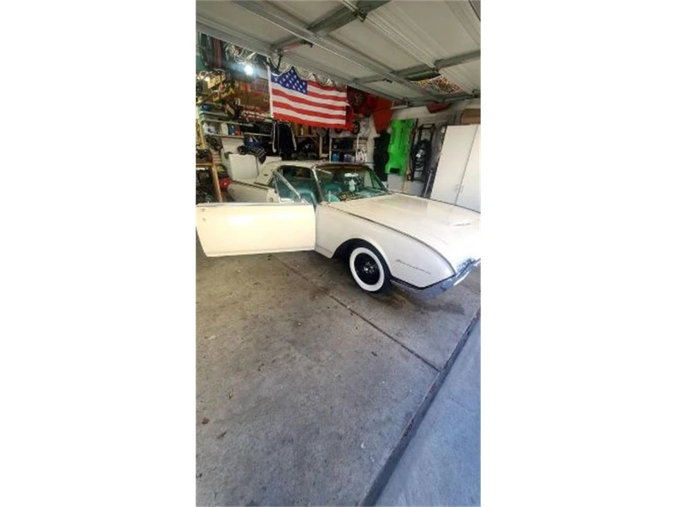 1961 Ford Thunderbird 3rd Gen - Image 2 of 11